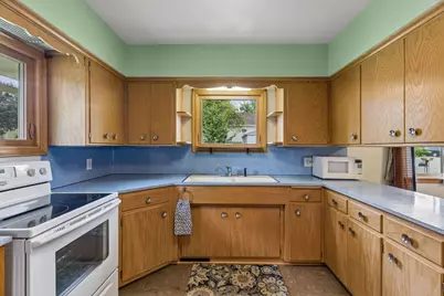 375 Jessamine Avenue W, Saint Paul, MN 55117 - Photo 16