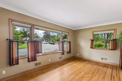 375 Jessamine Avenue W, Saint Paul, MN 55117 - Photo 8