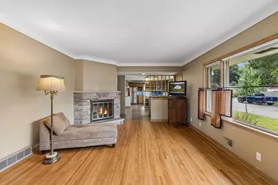375 Jessamine Avenue W, Saint Paul, MN 55117 - Photo 10