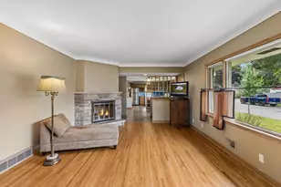 375 Jessamine Ave W, Saint Paul, MN 55117 - Photo 10