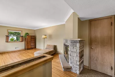 375 Jessamine Avenue W, Saint Paul, MN 55117 - Photo 6