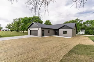 313 1st St NE, Rothsay, MN 56579 - Photo 2
