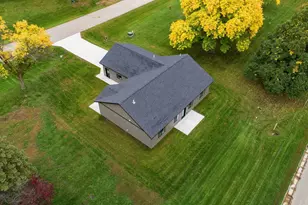 313 1st St NE, Rothsay, MN 56579 - Photo 4