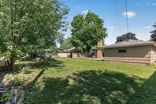 1056 Glenhill Rd, Shoreview, MN 55126 - Photo 28