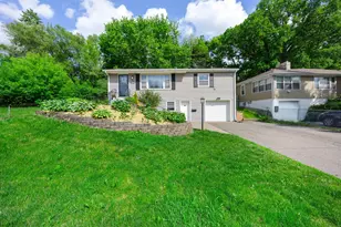 2736 McNair Dr N, Robbinsdale, MN 55422 - Photo 2