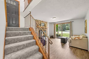5654 Chatsworth St N, Shoreview, MN 55126 - Photo 4
