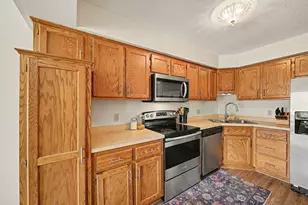 5654 Chatsworth St N, Shoreview, MN 55126 - Photo 14