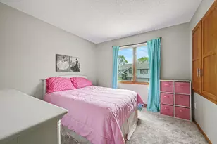 5654 Chatsworth St N, Shoreview, MN 55126 - Photo 22