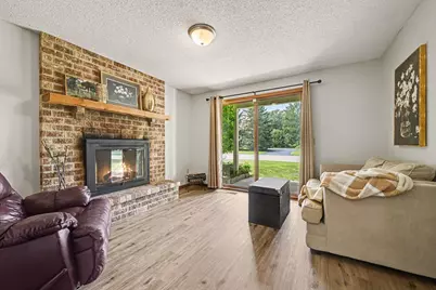 5654 Chatsworth Street N, Shoreview, MN 55126 - Photo 6