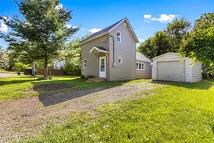 610 Park Ave, Sandstone, MN 55072 - Photo 1