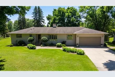 610 Woodland Drive, Fergus Falls, MN 56537 - Photo 2