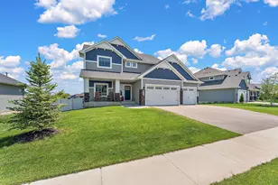 19856 Harvest Dr, Lakeville, MN 55044 - Photo 2