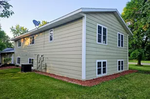206 Pine St SW, New London, MN 56273 - Photo 28