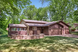 26170 Galen Dr, Wyoming, MN 55092 - Photo 2