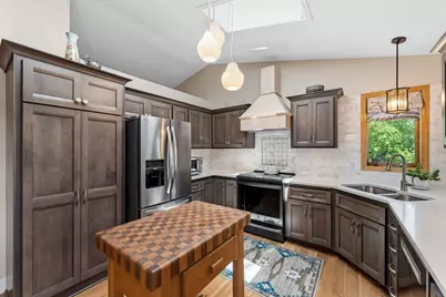 8649 Alisa Lane, Chanhassen, MN 55317 - Photo 8