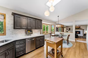 8649 Alisa Ln, Chanhassen, MN 55317 - Photo 10