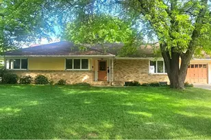 505 E 3rd St, Morris, MN 56267 - Photo 1