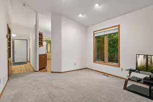 5677 Heather Ridge Dr, Shoreview, MN 55126 - Photo 10