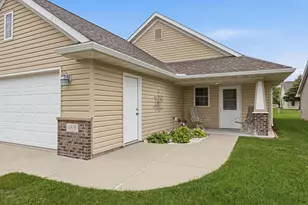 169 Summerset Ln SE, Hutchinson, MN 55350 - Photo 2