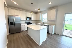 4975 Airlake Dr, Woodbury, MN 55129 - Photo 4