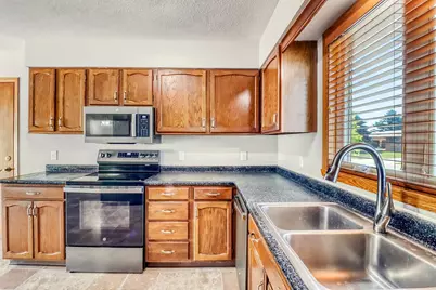 2206 Chancery Street S, Moorhead, MN 56560 - Photo 6
