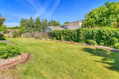 2206 Chancery Street S, Moorhead, MN 56560 - Photo 48