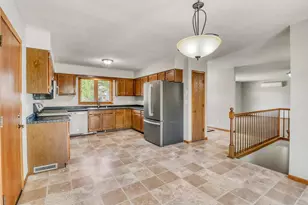 2206 Chancery St S, Moorhead, MN 56560 - Photo 10