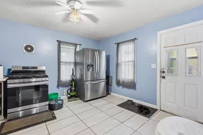 1450 Sandhurst Avenue E, Maplewood, MN 55109 - Photo 4