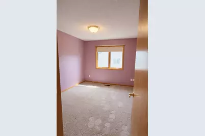 913 Richland Avenue SW, Willmar, MN 56201 - Photo 14