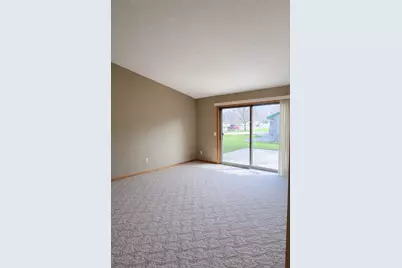 913 Richland Avenue SW, Willmar, MN 56201 - Photo 6