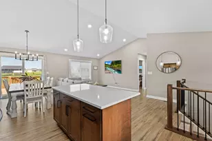 1805 12th Ave NE, Austin, MN 55912 - Photo 8