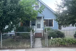 939 Earl St, Saint Paul, MN 55106 - Photo 1