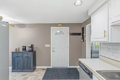 857 Rose Avenue E, Saint Paul, MN 55106 - Photo 18