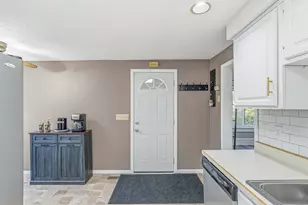 857 Rose Ave E, Saint Paul, MN 55106 - Photo 18