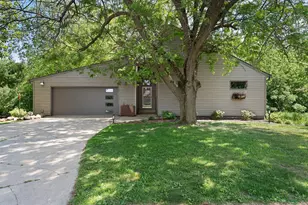 2006 11th Ave NE, Austin, MN 55912 - Photo 18