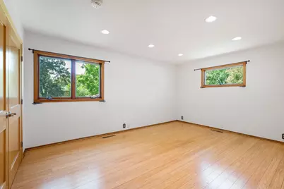 2006 11th Avenue NE, Austin, MN 55912 - Photo 8