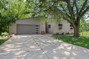 2006 11th Ave NE, Austin, MN 55912 - Photo 1