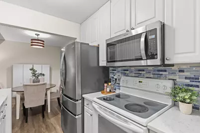 4407 Wilshire Boulevard #305, Mound, MN 55364 - Photo 8