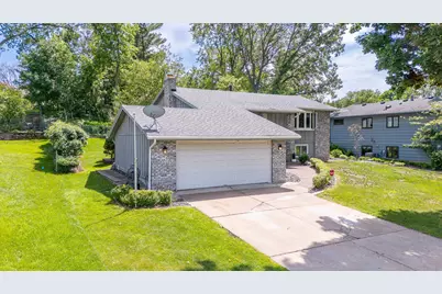 1630 Camelot Lane NE, Fridley, MN 55432 - Photo 2