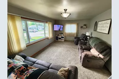 1105 5th Avenue SW, Pipestone, MN 56164 - Photo 20