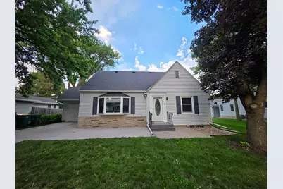 723 S 4th Street, Le Sueur, MN 56058 - Photo 2