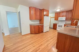 723 S 4th St, Le Sueur, MN 56058 - Photo 8