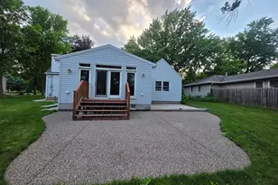 723 S 4th St, Le Sueur, MN 56058 - Photo 8