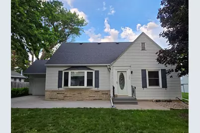 723 S 4th Street, Le Sueur, MN 56058 - Photo 1