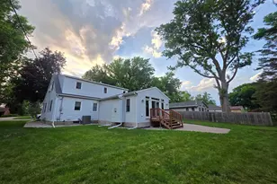 723 S 4th St, Le Sueur, MN 56058 - Photo 12