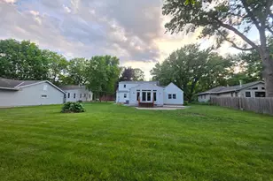 723 S 4th St, Le Sueur, MN 56058 - Photo 10