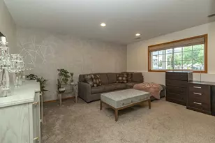 1691 Village Trail E, Maplewood, MN 55109 - Photo 38