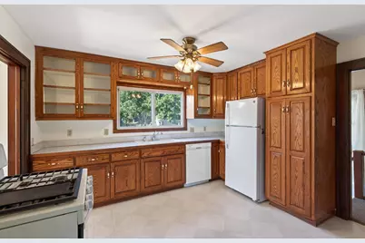 556 5th Avenue S, South Saint Paul, MN 55075 - Photo 8