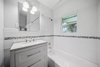 301 11th Avenue SW, Austin, MN 55912 - Photo 10