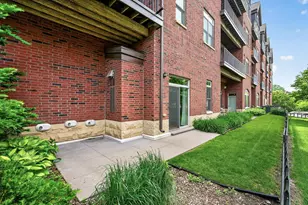 301 Clifton Ave, Minneapolis, MN 55403 - Photo 16